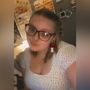 Meet your Posher, Evie